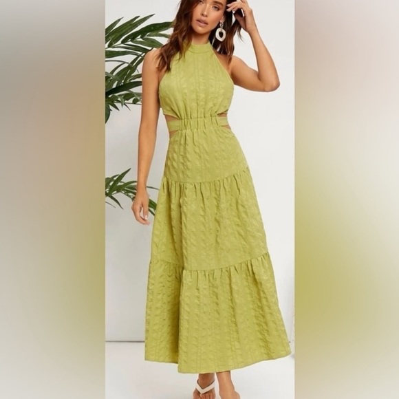 Dresses & Skirts - ✨New✨Cut Out Waist Flounce Hem Dress